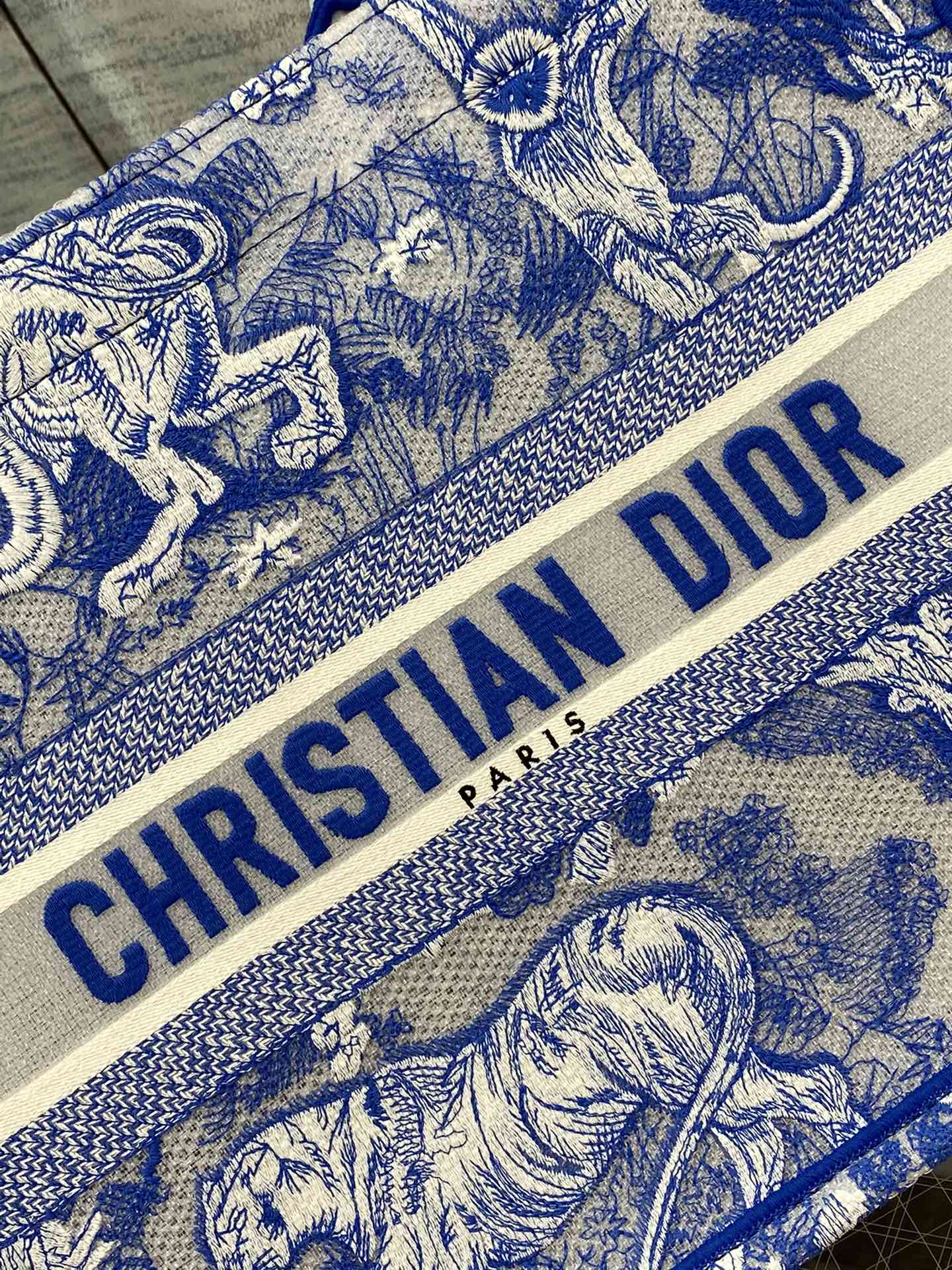 Dior