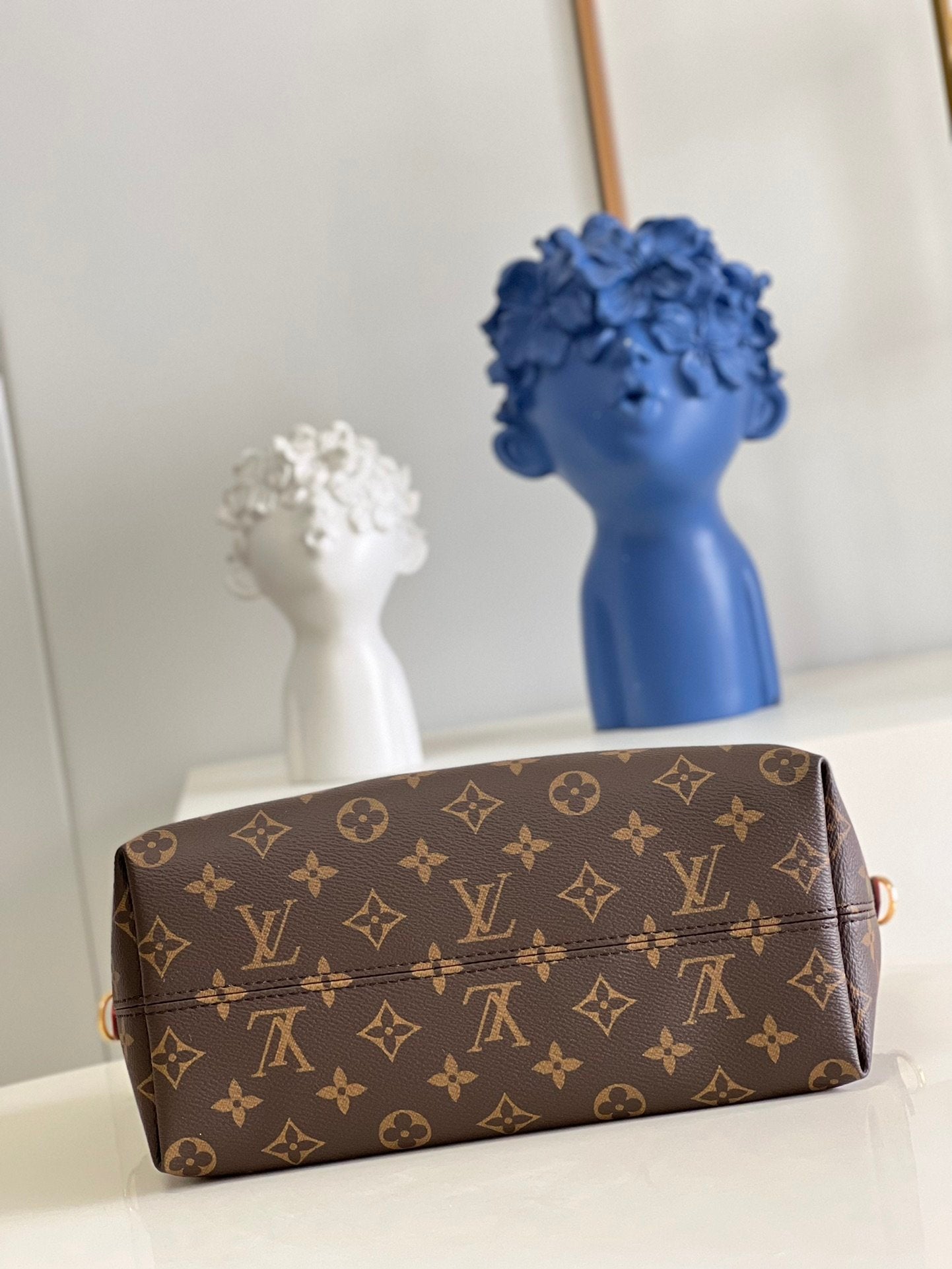 L-V M45986 Boétie Monogram HANDBAG