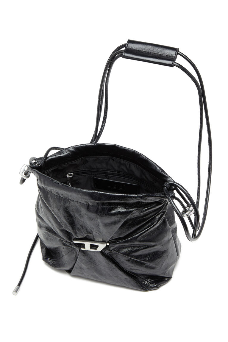 Borsa bucket in pelle lucida stropicciata