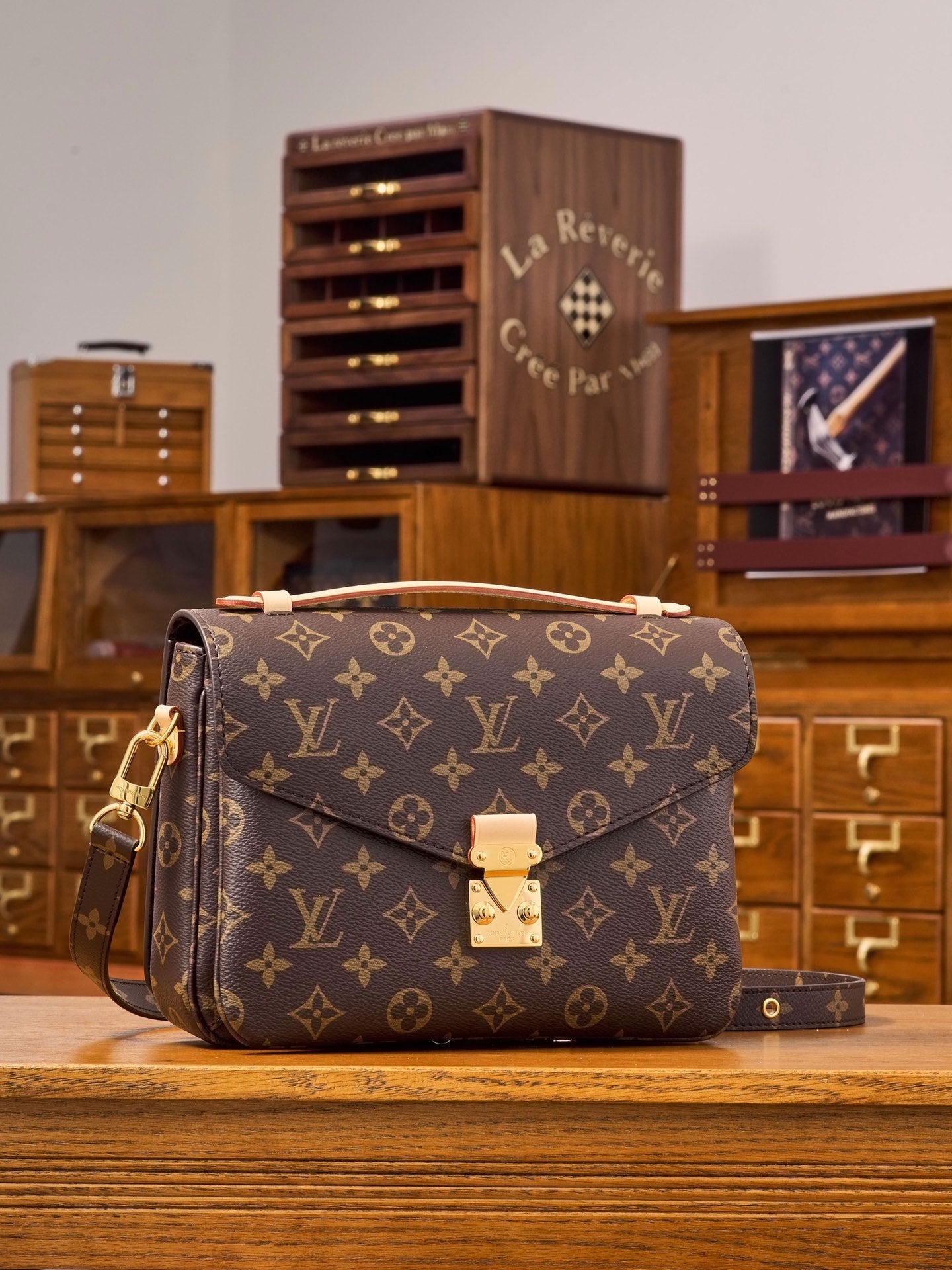 Louis Vuitton Metis